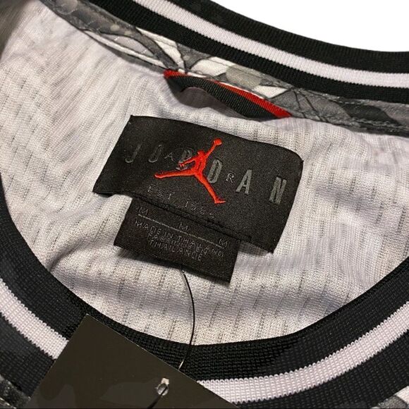 Nike Air Jordan Wings “Floral” Jersey Top size Medium - Picture 4 of 7